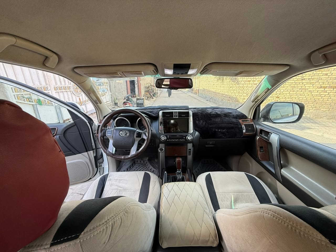 سلام عليكم

1-برادو 2010 محدث 2017
2-محرك 6 سلندرر 
3-تخم تاير جديد
4-سياره اربيل ب اسمي تحويل ثاني يوم
5-سياره مال جناي نضافه فوللل 
6سياره مكفوله من كلشي

الشراي يتصل وانشاالله خير:***********
