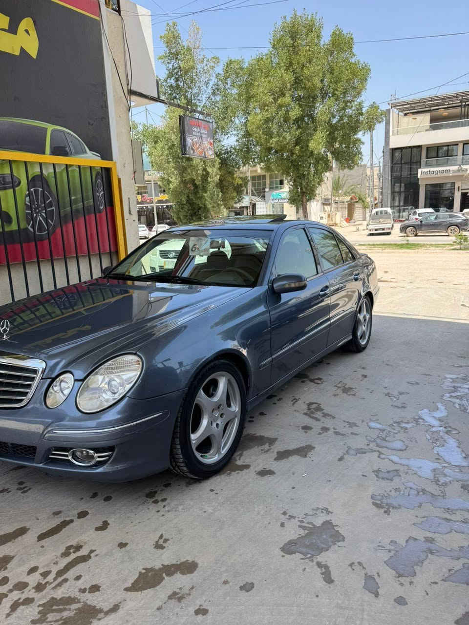 مارسيدس 211 /E350 المرغوب مديل 2006 فول مواصفات 1/1 كشنات جلد تدفئة وتبريد فتحة شاشة كامره خلفية  تحكم ستيرن مانع انزلاق 3 بردات بلادي بعد بيها هواي مواصفات منضومة زنون ابلادي السياره جديده بمعنا الكلمة مصبوغة للجماليه فقط رقم بغداد باسمي تحويل مباشر هزه جديده تخم حدادية تخم تايرات جدد السياره احلى من الصور السعر 113 بيع او مراوس حسب القناعة مكان السياره بابل مركز المدينة ***********
