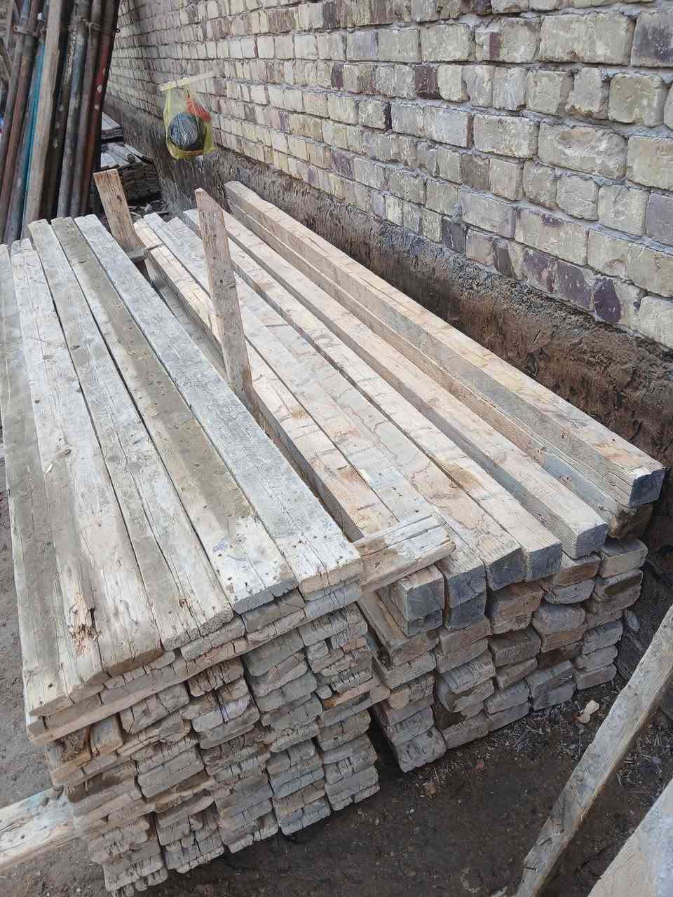خشب للبيع عدد 5 مكاعب في بابل ***********
