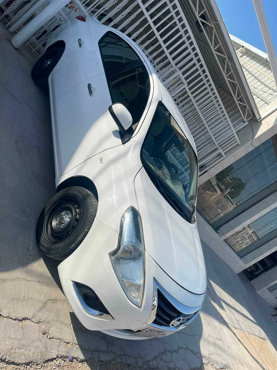 السلام عليكم...
نيسان سني هندي اصل ام البليته الزركه
موديل 2020 رقم أربيل للبيع. سيارة جديدة. ماشيه 128 الف على وضع الشركه. احلى من صوره. مكينه وكير وحداديه وتبريد .كله كفاله
وكفاله من الصبغ وضربه وتبديل والفتح.
ماعدا باردات صغار 
وبقية السياره كفاله. ومواصفات سني معروفه. تحكم ستيرن. يدات نيكل.

العنوان النجف . رقم ***********
السعر 90 وبيها  مجال 
تحياتي للجميع
