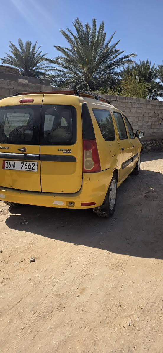 سلام عليكم رينو موديل ٢٠١٢ للبيع رقم قادسيه حداديه كير محرك نضيفات بيها بس جاملغ بيه دحجه مداور ثاني يوم ***********
