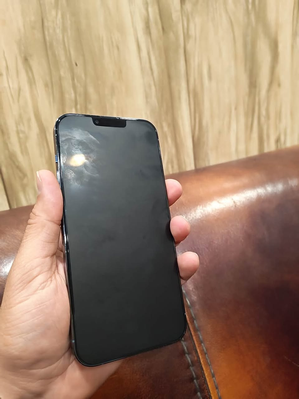 السلام عليكم للبيع 13 بروماكس ذاكره 256 بطاريه 89 اصليه مبدله. فقط  والجهاز ولا غلطه مكفول حتى من الشخط وبالعافيه عل ياخذه نموذج M السعر 675 مكاني بغداد حي الجهاد وهذا رقمي ***********
