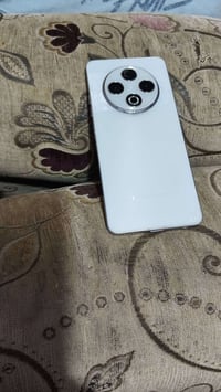 ذاكرة ٢٥٦ • بطارية ٥٠٠٠ • كامرة مكسورة