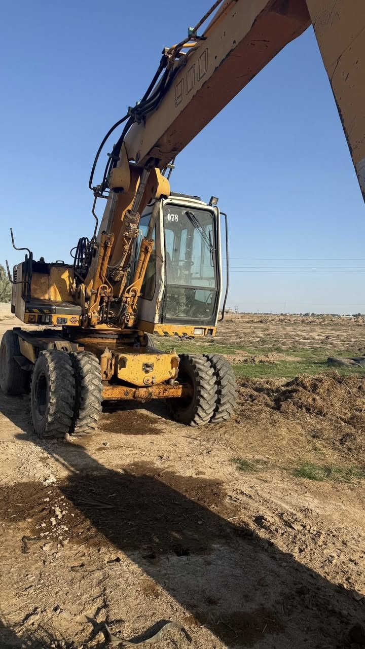 السلام عليكم اخوان حفارة لبهير للبيع خير من الله حجم ٩٠٠موديل ٩٧ مكاني ديالى السعر ١٣٠ وبيهة مجال للطيبين للستفسار ***********
