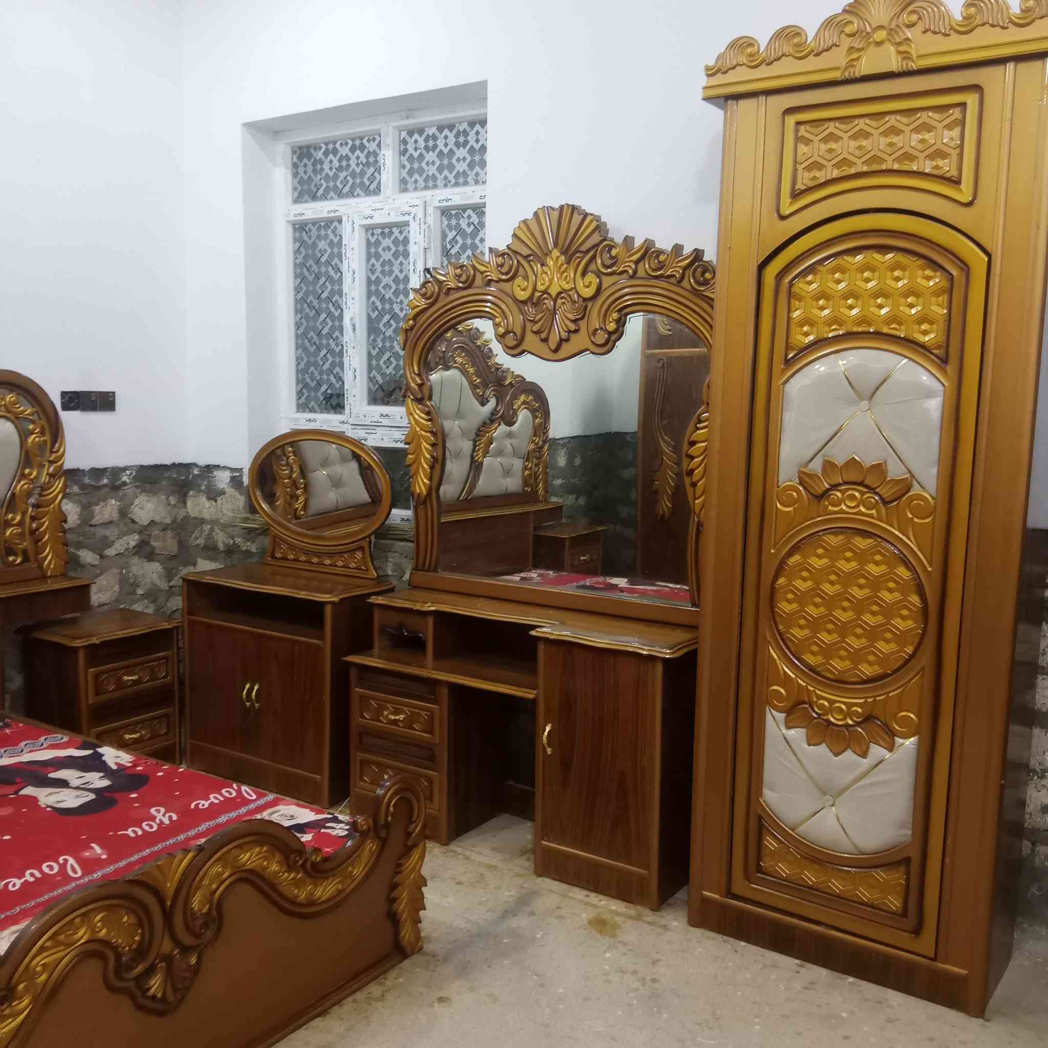 يوجد غرفه خشب عراقي بعده جديده في الرمانه البعبيد الاستفسار على الرقم ***********/واتساب وماسنجر
