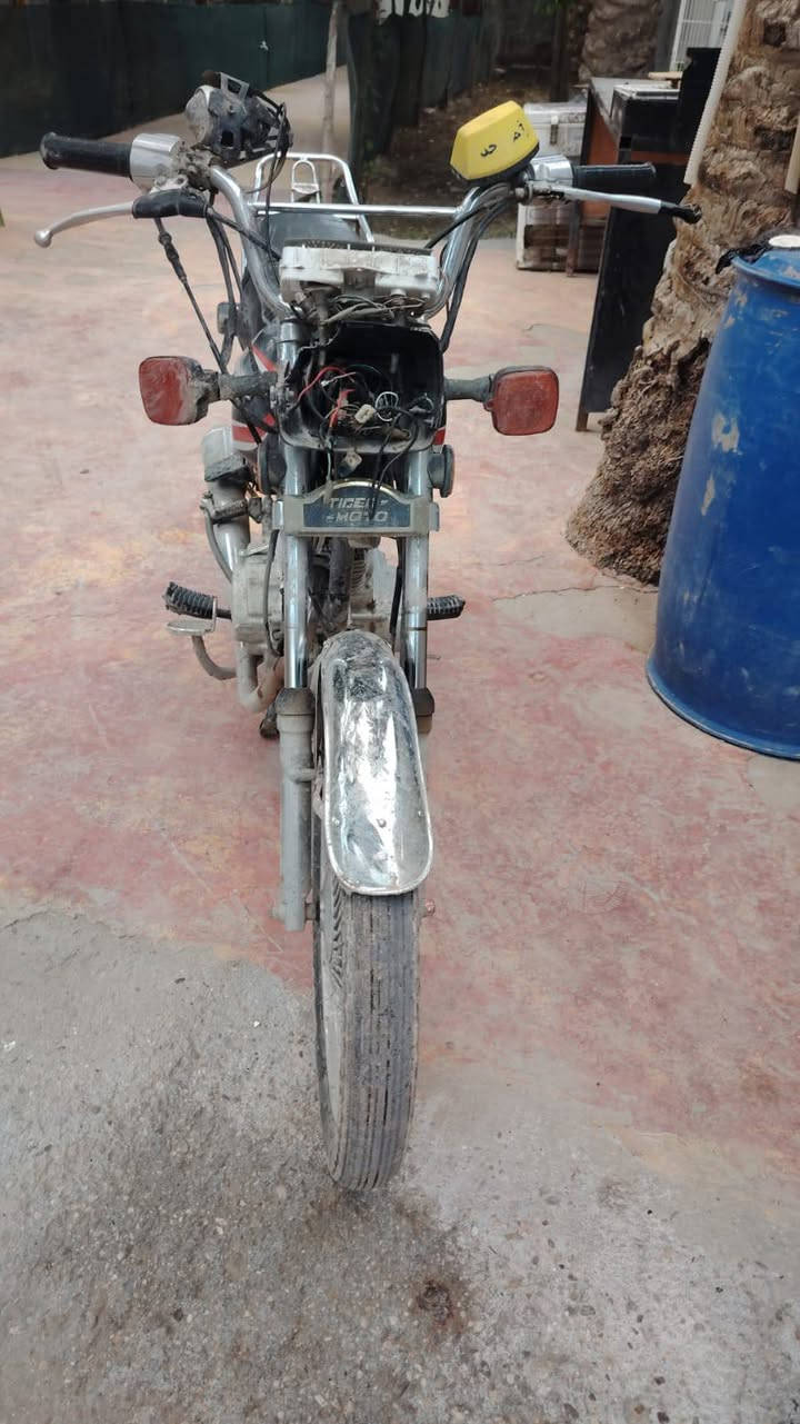 السلام عليكم دراجه اوراق اصولي موديل 2020 تايكر ضربتها دشبول وماصده السعر 350 وبيه مجال
***********
