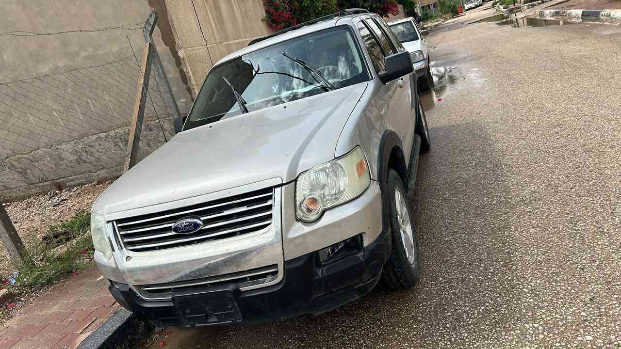 تحيه طيبه اخواني الاعزاء للبيع
فورد اكسبلور 2007
سياره جاهزه كير مكينه كهربائيات
تبريد كله شغال
كشن كهربائي 
تخم تايرات 
شاشه 
كامره 
باتري 
داخل بيجي
سبعه راكب
سياره جاهزه من كل النواحي 
مكان السياره كربلاء 
رقم كربلاء دولي
رقم الهاتف/***********
