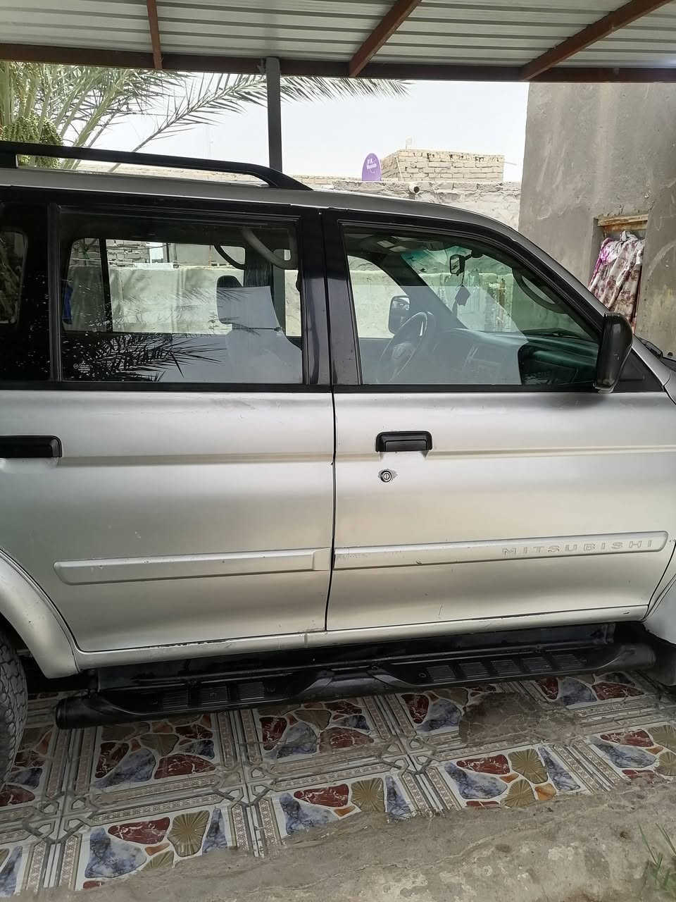 السلام عليكم سيارة باجيرو للبيع السيارة مكفوله كفاله عامه من الصبغ والضربه والنقل والكص السيارة علئ وضع الشركه مكينه ٦ سلندر يعني كير ومكينه وحداده واكسن مكفولات تبريدها شغال ثلج غرفتها جديده كشنات جدد كير اوتماتيك لوكير شغال يعني السياره مكفوله من كل شي السيارة رقم بصرة سنويتها بعد سنه وتنتهي عندي بيها وكاله راعيها الشرعي يمي تريد وكاله تريد تحويل موديل ٢٠٠٢ السيارة كفاله من الصبغ بيها شويه جراد سعرها (76) ورقه وبيها مجال قليل والعنده مراوس هم اراوس ماكو اشكال عنواني، البصرة قضاء القرنه وهذا رقمي بي واتساب، (***********) اخوكم ابوعباس المالكي

