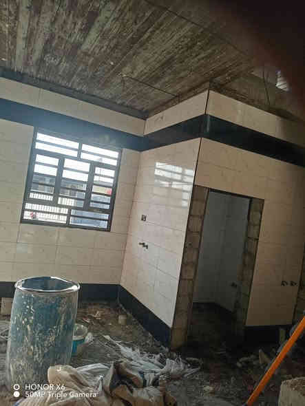 خلفه تطبيك سراميك جدران هاذي *********** وتساب شتغل على يومي على المتر مكاني سبع البور البصام
