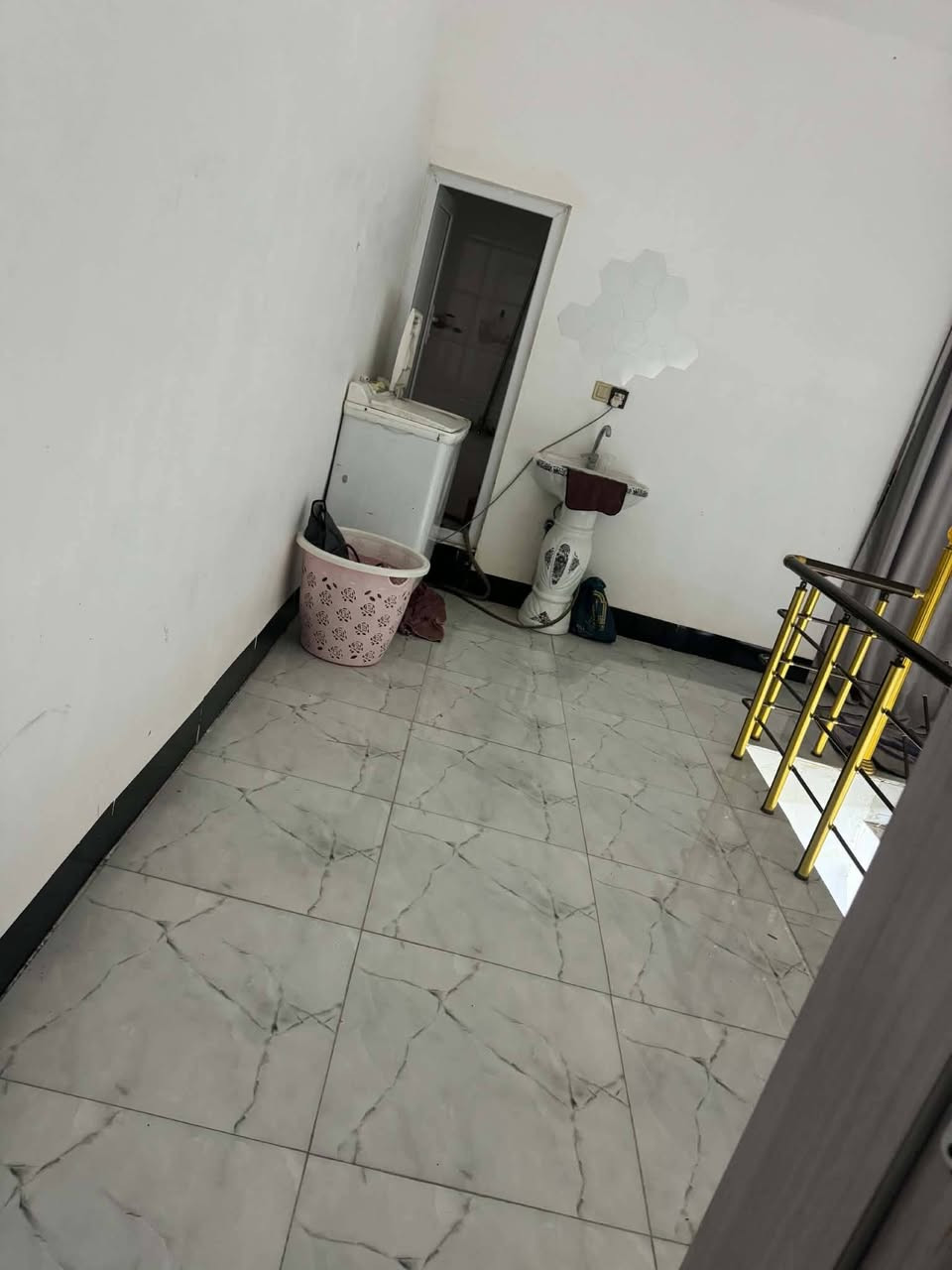 يعلن مكتب الامير للعقار في محافظة كربلاء شارع ابو طالب
بيت للبيع بسعر مناسب جدا / ٥٠ م طابق ونص 
العنوان/  كربلاء المقدسة/ / حي السيدة رقية/  شارع الجاير
طابو زراعي سند ٢٥ إقرار بأسم المشتري مباشر 
يصلح دار سكن او حسينيه للزوار او للإستثمار 
للاستفسار الاتصال/
📞 فاضل الحسناوي للعقار  //
  *********** 
  *********** 
السعر ٦٧  مليون 
يتوفر لدينا بيوت للبيع بأسعار مناسبة جدا بمختلف المساحات والأماكن 
#كربلاء_مدينة_العشق_والعاشقين
#عقارات 
#حسينية
