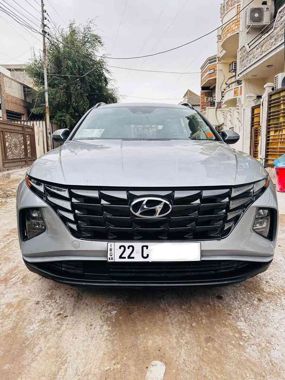 السلام عليكم 
توسان 2022 SEL وارد امريكي رقم اربيل انكليزي  حادثها جاملغ ايسر مبدل موضح بالصور و بيها بارد بالجاملغ الخلفي و حافة البنيد و شي بسيط بحافة الباب  ايرباك ستيرن فقط طاك والباقي كلة سليم 
السيارة ماشية  65 ميل  جاهزة بدون نقص كير محرك كفالة صدر جديد تبريد ثلج 
مواصفات السيارة : 
محرك 2500
3 انظمة قيادة نورمل-سمارت-سبورت 
بصمة تشغيل و ابواب
كشن السايق كهرباء
تدفئة بالكشنات
قيادة ذاتية 
لدات امامي خلفي
شاشة كار بلي
كاميرا خلفية
ترحيب عند الاقتراب 
مدخل شاحن امامي 2 وخلفي 2
رادارات امامي خلفي جانبي
تبريد قطعتين
هاند بريك بصمة 
نظام اطفاء ذاتي
نظام اوتو هولد 
تشغيل عن بعد 
نظام نزول منحدرات
تحكمات ستيرن كاملة
درايف مود
و باقي التفاصيل معروفة و كلشي واضح بالصور
السعر  175 ورقة و بيها مجال  
مكان السيارة : بغداد الدورة
للأستفسار : ***********
