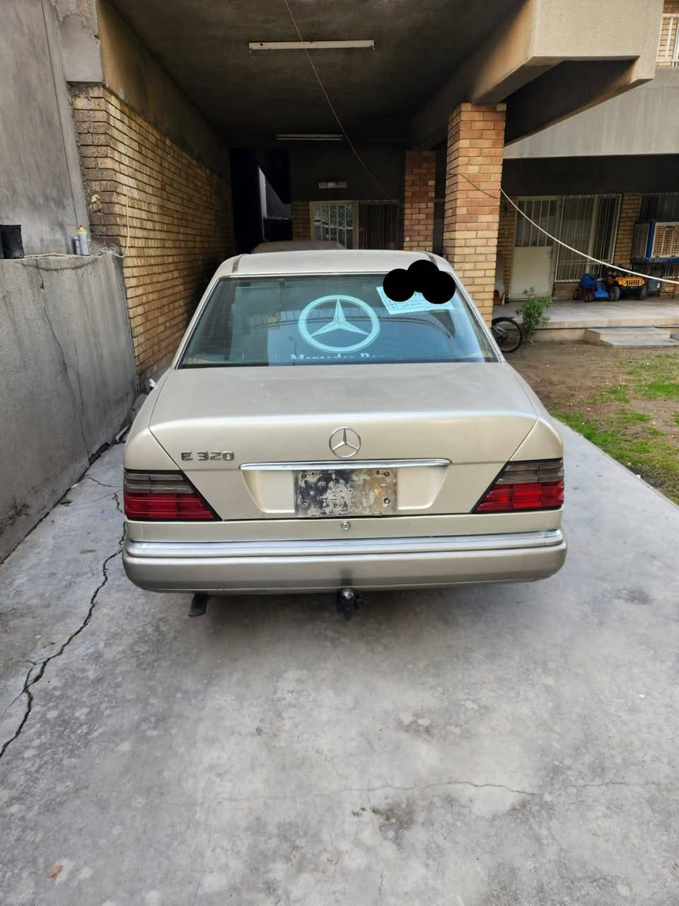 السلام عليكم ورحمة الله وبركاته
مرسيدس بيبي شبح محرك خراطيم موديل 91 شمباني رقم بغداد انكليزي  اللون لونها مميز جدا جاهزة من كل شي .
* محرك خراطيم ٣٢٠ وكير بحالة ممتازة  .
* كهربائياتها كلها جاهزة من كل شي راديو اريل ويا السويج .
* تبريد شغال .
* تخم تايرات نظيف .
* ويل كبات شكل التفاحة .
*  بيبان سنتر لوك  .
* غرفة مخمل ودواخل صاج رئاسي .
* ٤ جامات كهربائي  . 
* سلايد روف شغالة طكتين .
* دبل هورن 
* هوك خلفي  .
* رقم بغداد  انكليزي دولي   .
*  باسمي وسنوية وهزة جديدة. .
* تعمل بالبانزين + منظومة غاز حكومية  .
* باتري جديد .
*  نوزلات فيتبمات كلها نظيفة  .

*  ( قواعد دبلات ( سليمة بدون تعمير وسليمة من  الخياسات   .
 
*  مكان السيارة بغداد - الحارثية 

*  وللاستفسار عن السعر يرجى التواصل مع الرقم
***********
( غير متواجد على الفيس )
