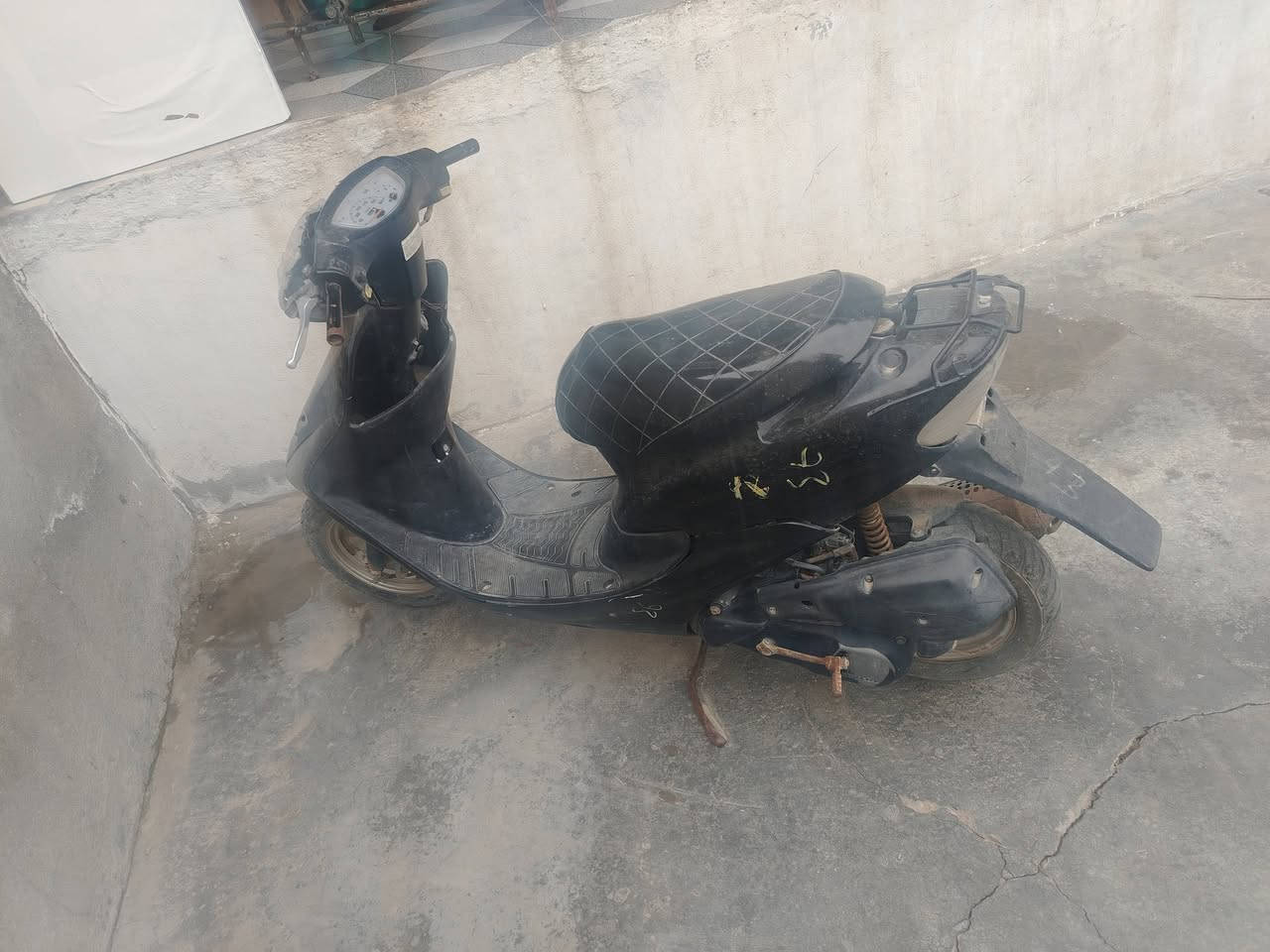 السلام عليكم دراجه ياباني 60 مكينه مامفتوحه بس طفت وحدها للبيع السعر100
***********
