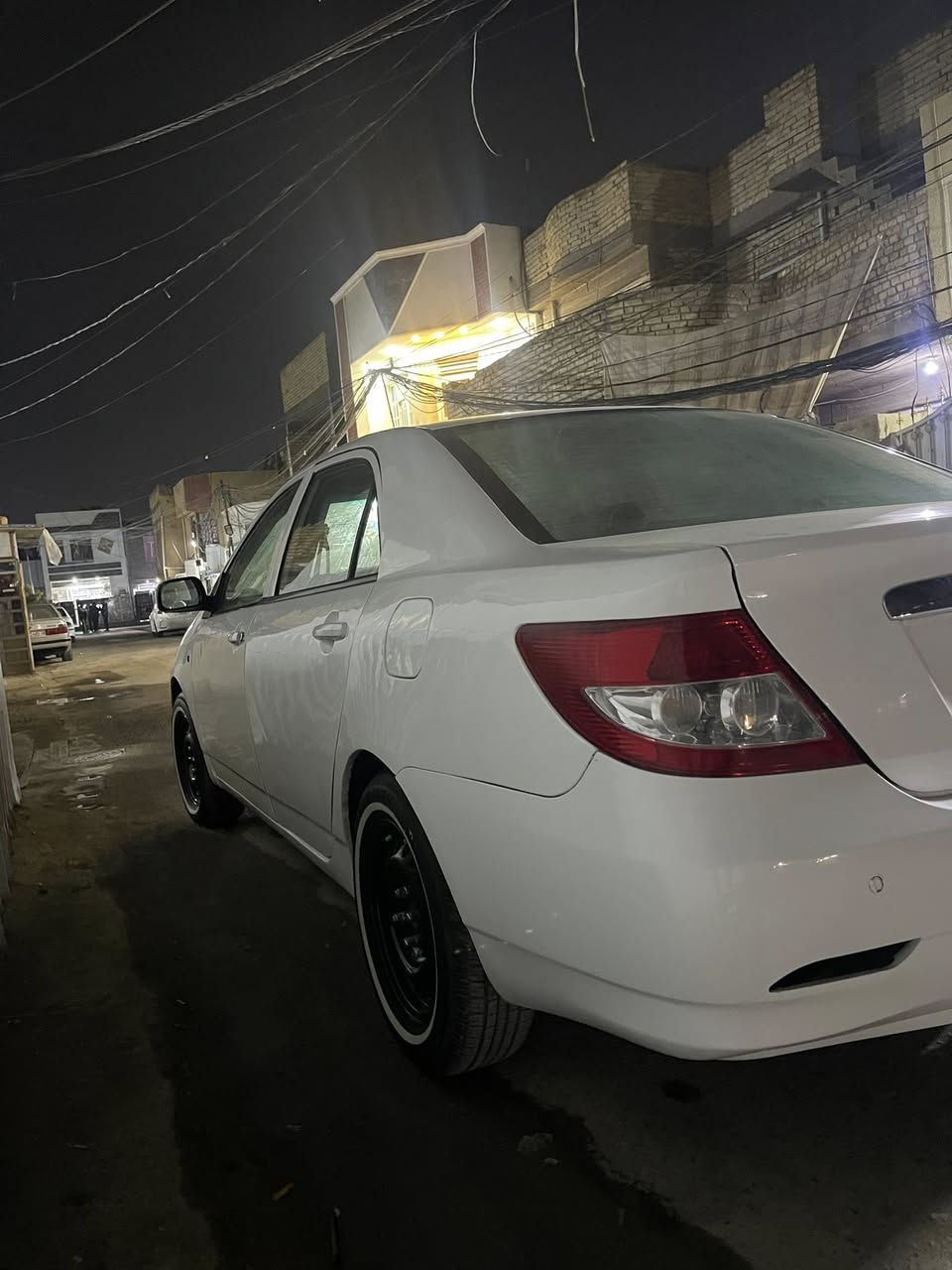 بي واي دي f3 موديل 12. رقم بغداد.
كير مكينه مكفولات   صدر امامي وخلفي جديد. 

تخم تاير جديد. تبريد نقص غاز. داخل نضيف  

سياره مصبوغه عام. بدون ضربه. بدون اي شي. اثر جراد. 

يرادلهه ترتيبات بسيطه. اتصل واستفسر اكثر. 

***********
