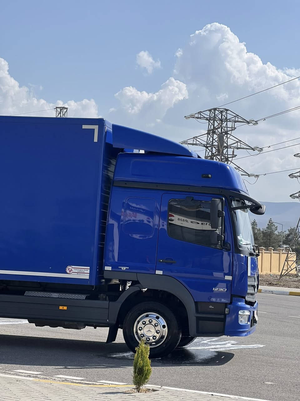 سلام عليكم البيع أتيكؤ
موديل:٢٠١٨
حجم:١٢٣٠
طول:٧/٢٥
حساس كاميرة
قفل أكسل
تحديدسرعة
كلم ماشية:٦٦٧:٠٠٠
تبريد بيلادي
جام أوتؤ
ضوء أوتؤ
فول فول مواصفات
سياره دخول جديدة
 مكان سليمانية طريق طاسلوجة

***********
***********
***********
