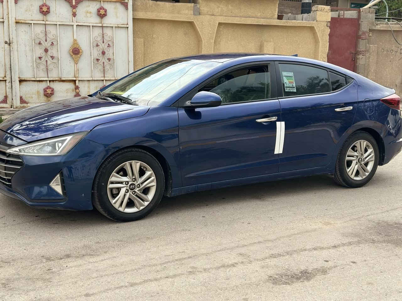 السلام عليكم للبيع الانترة 2019 وارد امريكي حادثها جداً خفيف بدون دواخل فقط رش 
سونار موجود بنهاية الصور 
مكينة 2000 دوش 
نص فول 
حدادية 100/100
رقم واسط تحويل مباشر 
شاشة جبيرة مانع انزلاق رادار امامي حساس خلفي ردار بل جوانب كامرة خلفية 
السعر 117وبيها مجال 
للاستفسار اتصال ***********
