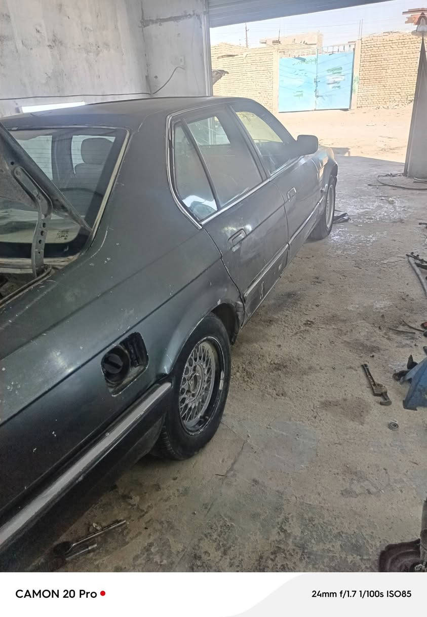 سلام عليكم بي ام ٧٣٥ محرك بلاد ٦ سلندر رقم صلاح الدين سياره مكفوله گص و اصوليات وتحويل و ضربه القويه 

ملاحظه 
ابيع سياره گير گايم بي بس نمره البگ ما يحرك ليگدام 
السعر ٢٠ وبيها مجال الاستفسار الاتصال وأنه خادم 
*********** بي واتساب
