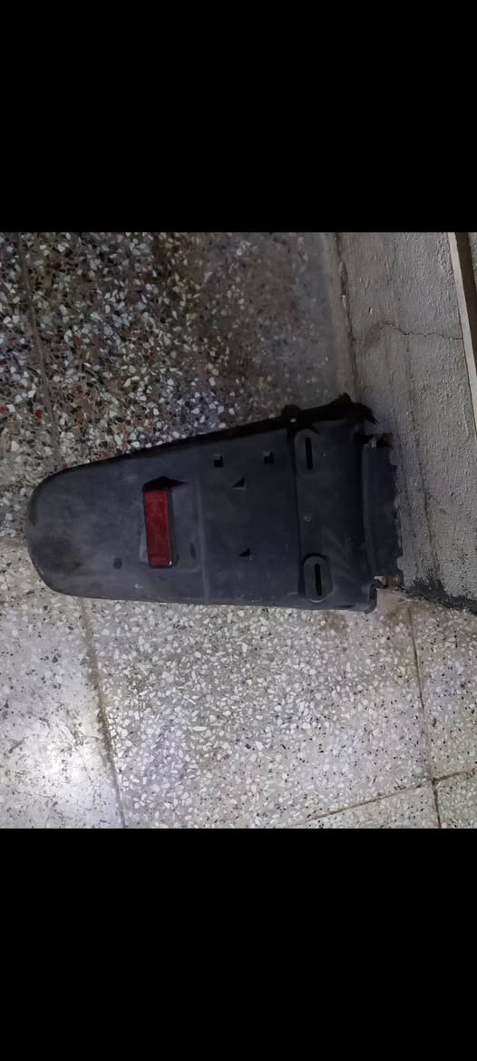 السلام عليكم 
غراض ابريز تفصيخ للبيع مكاني الحرية ***********
