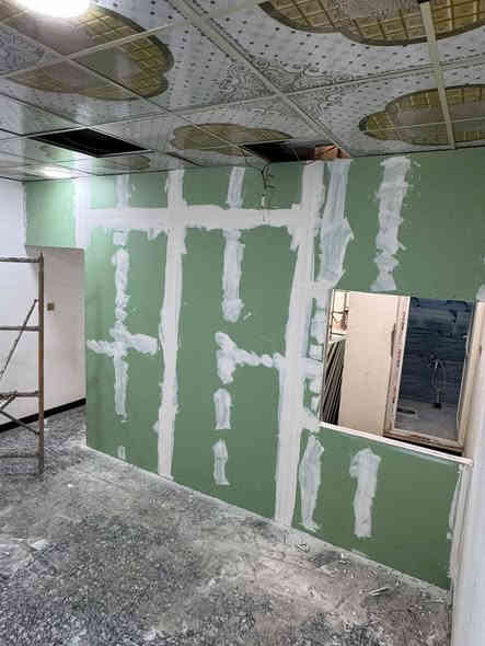 السلام عليكم 🌟

خَلْفَة ديكورات لتنفيذ جميع أعمال الديكور داخل النجف الأشرف
نقدّم لكم أفضل الأعمال وبأسعار تنافسية وجودة عالية👇

✨ جبسن بورد – بيت نور
السعر: 30 ألف للمتر (كَرَسْتَه + عمل)

✨ جبس بورد – رُكَم
السعر: 35 ألف للمتر (كَرَسْتَه + عمل)

✨ سقوف ثانوية
السعر: 8 آلاف للمتر (كَرَسْتَه + عمل)

⚒️ شغلنا نظيف، دقة بالمواعيد، وتنفيذ احترافي.
💼 للمقاولين وأصحاب الشغل المستمر توجد تخفيضات خاصة بأسعار مختلفة.

للحجز والاستفسار يرجى مراسلتنا 🤝***********
