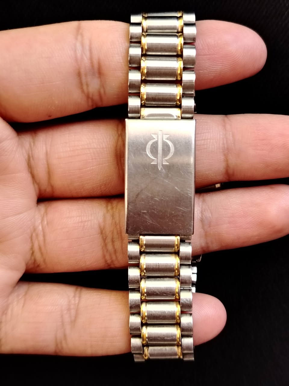 تحية طيبة لجميع
ساعة كاندينو (Candino) سويسرية
السير أستيل مقاوم لصدأ
الزجاج زفير ضد الخدوش
منفذ يومي
ماكنة كوارتز
يوجد توصيل لكافة محافظات العراق


**إذا كنت صاحب هذا الإعلان وتريد حذفه لأي سبب، رجاءا أرسل رسالة إلى الدعم الفني**