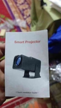 عدسه. تعرض عل جدار بدون جهاز فقط انترنت وتشغل اي شي تريده موجود بيه جم...