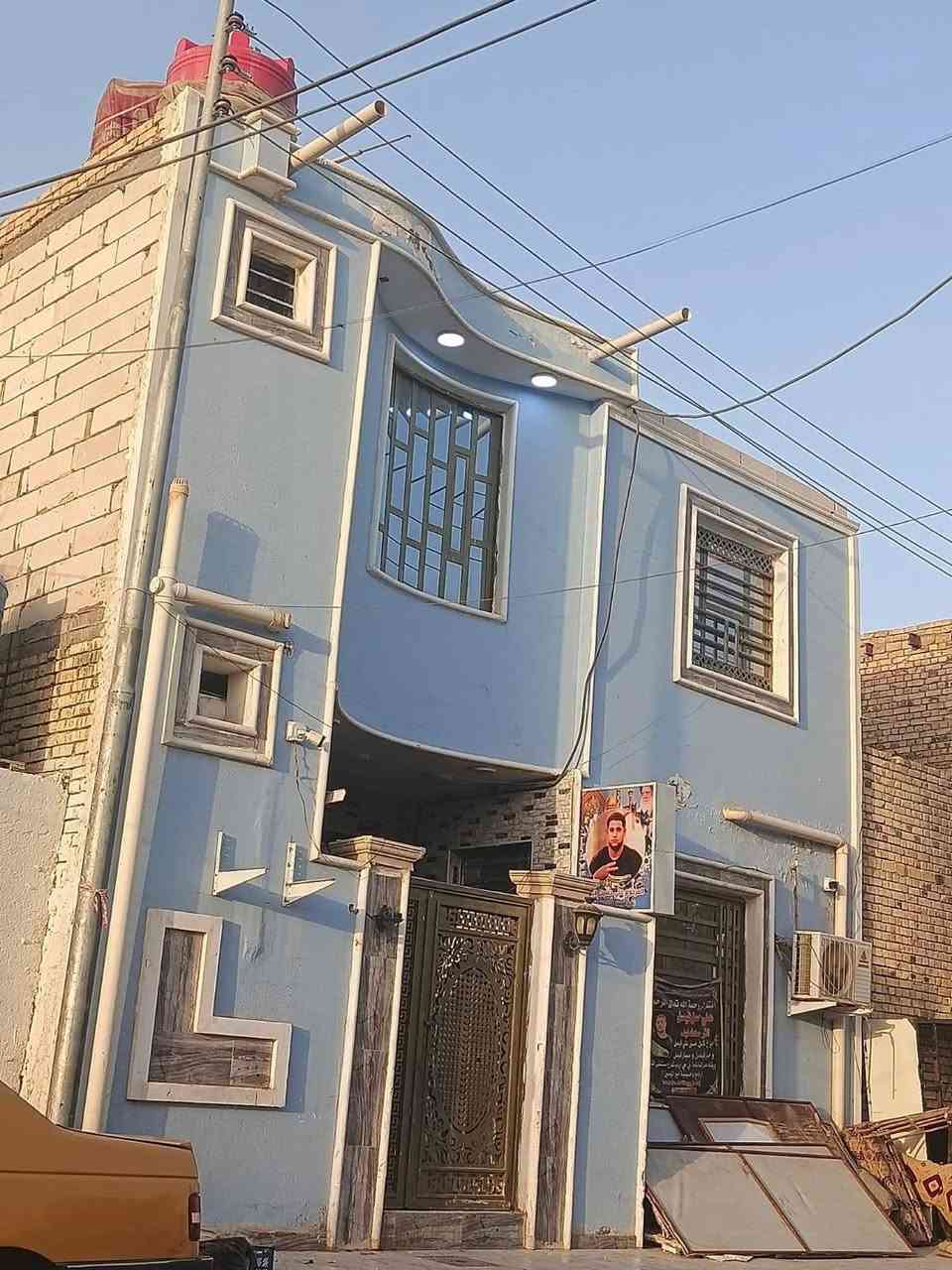 سلام عليكم بيت طابقين للبيع الناصرية حي اريدو بنيان جديد 2024 الطابق الأول صاله وصحيات وغرفه وديوانيه ومطبخ والطابق الثاني غرفه وصاله وصحيات واقع حال  الشراي خاص ***********
