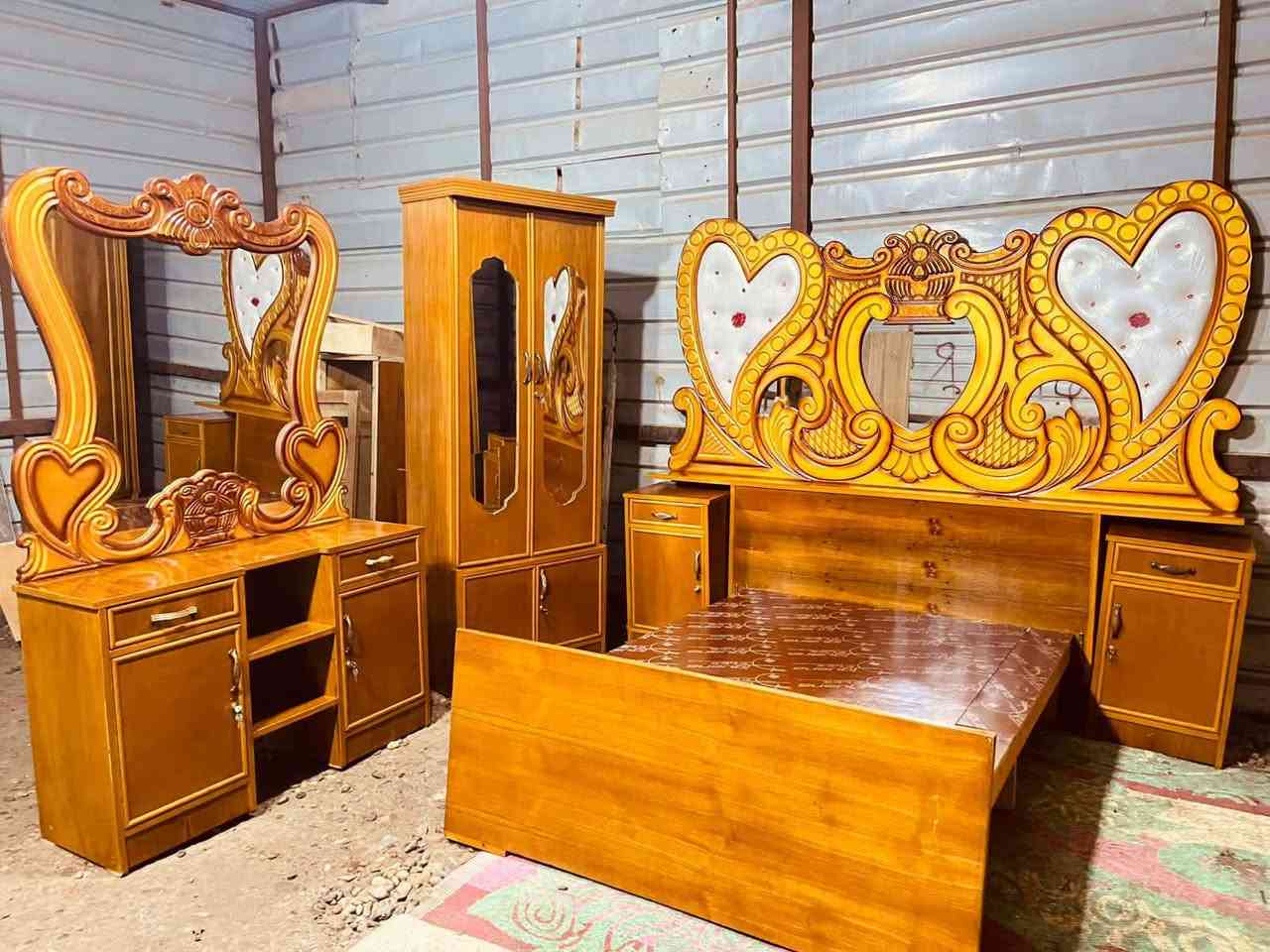 غرفه اخشاب للبيع خمس ابواب ملحق صاج داخل وخارج ضهر جرجوبه ضب براغي نضيف اخت الجديده استعمال كلش قليل زاويه كنتوريه السعر 650الاتصال على الرقم *********** بغداد متواجد واتساب وعندي توصيل بكروه
