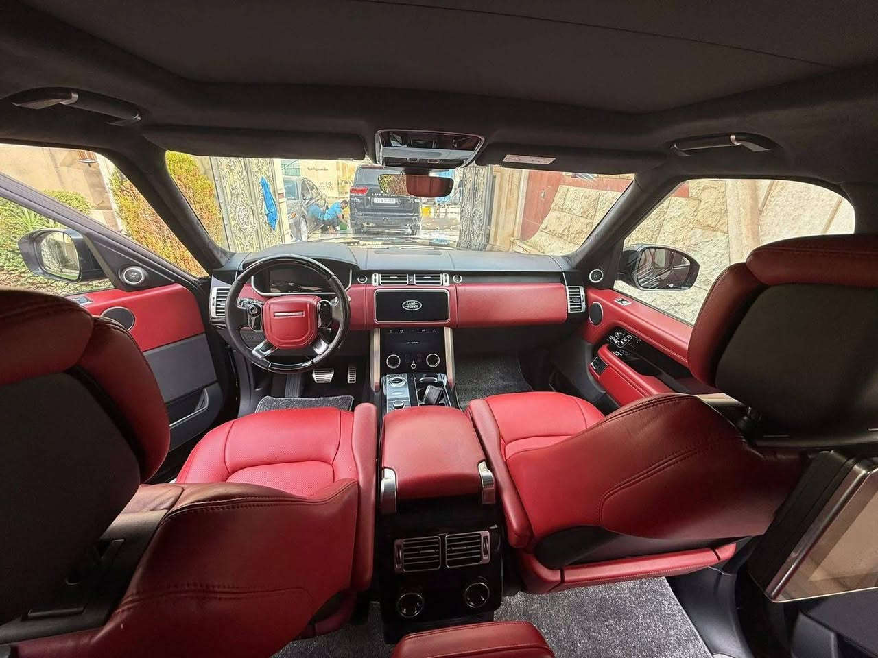 السلام عليكم ورحمة الله وبركاته
للبيع فقط  

للبيع رانج روفر ڤوگ auto piography 8 slender

اعلئ فئة بالرانج 

الموديل 2019

وكالة سردار 

رقم بغداد مميز 

مكفولة 

ماشية 82 الف KM

مابيها اي نواقص 

تخم تاير جديد 
دهون وفلاتر كاملة جديدة

مكانها بغداد  الدوره 

السعر 50,000$ خمسون الف دولار امريكي 

للاتصال ***********
