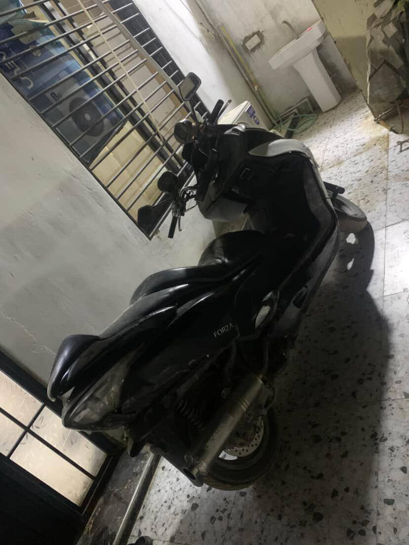 سًــــــــلَآمِ عــــــــلَيـــــــكم . لَلَبـــــــيـــــــع فــــــوُرزه 0.8 مــــــــوُديـــــــل 2008 .
الدراجه فقط سلف عاطل بيه .
وكفرات تعبانه . 
المحرك فقط مبدل سلندر سابقا فقط غير شي مابيه .

للاستفسار فقط الاتصال على الرقم : ‏‪***********‬‏ واتساب موجود . العنوان كركوك الصياده
