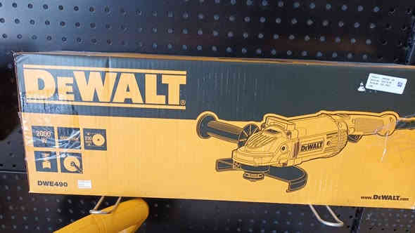 كوسرة حجم 230 ملم من ديولت 

جديد مع الضمان 
***********
