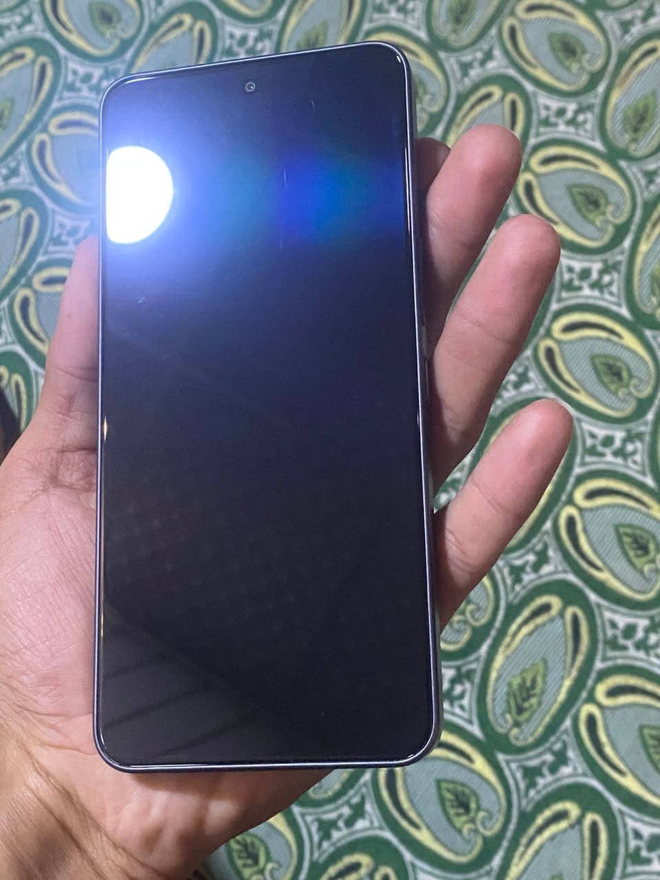 تكنو بوفه 7برو لتره اذكره 256بطاريه 6000الف يشغل 120فريم فول مواصفات مستعمل صارله شهر جديد هوه والكارتون مالته السعر 350وبي مجال مكاني بابل بشارع 80الرقم***********
