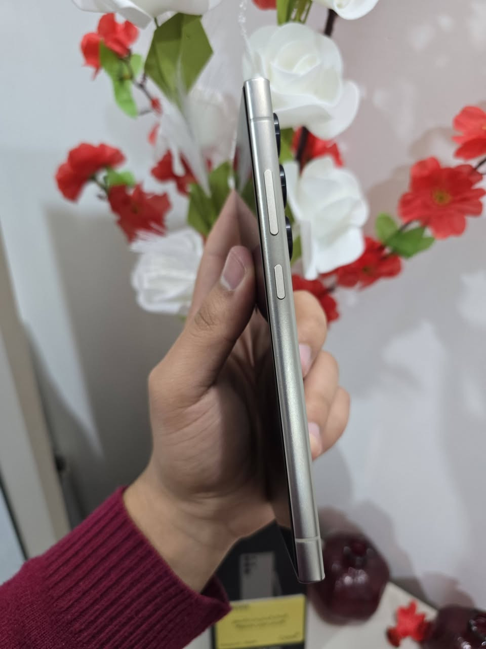 سلام عليكم ورحمه الله
اس 24 الترا ذاكره 512 
لون تيتانيوم رصاصي ضمان عين فهد 
مستخدم قليل جدا نضافه 100/100 لا خدش ولا نمش
غراضه كامله ويا كفر ولزكه وعدسات جدد كارتون وكيبل 
جهاز جدا جديد للبيع فقط مكاني بغداد كرخ 
***********
