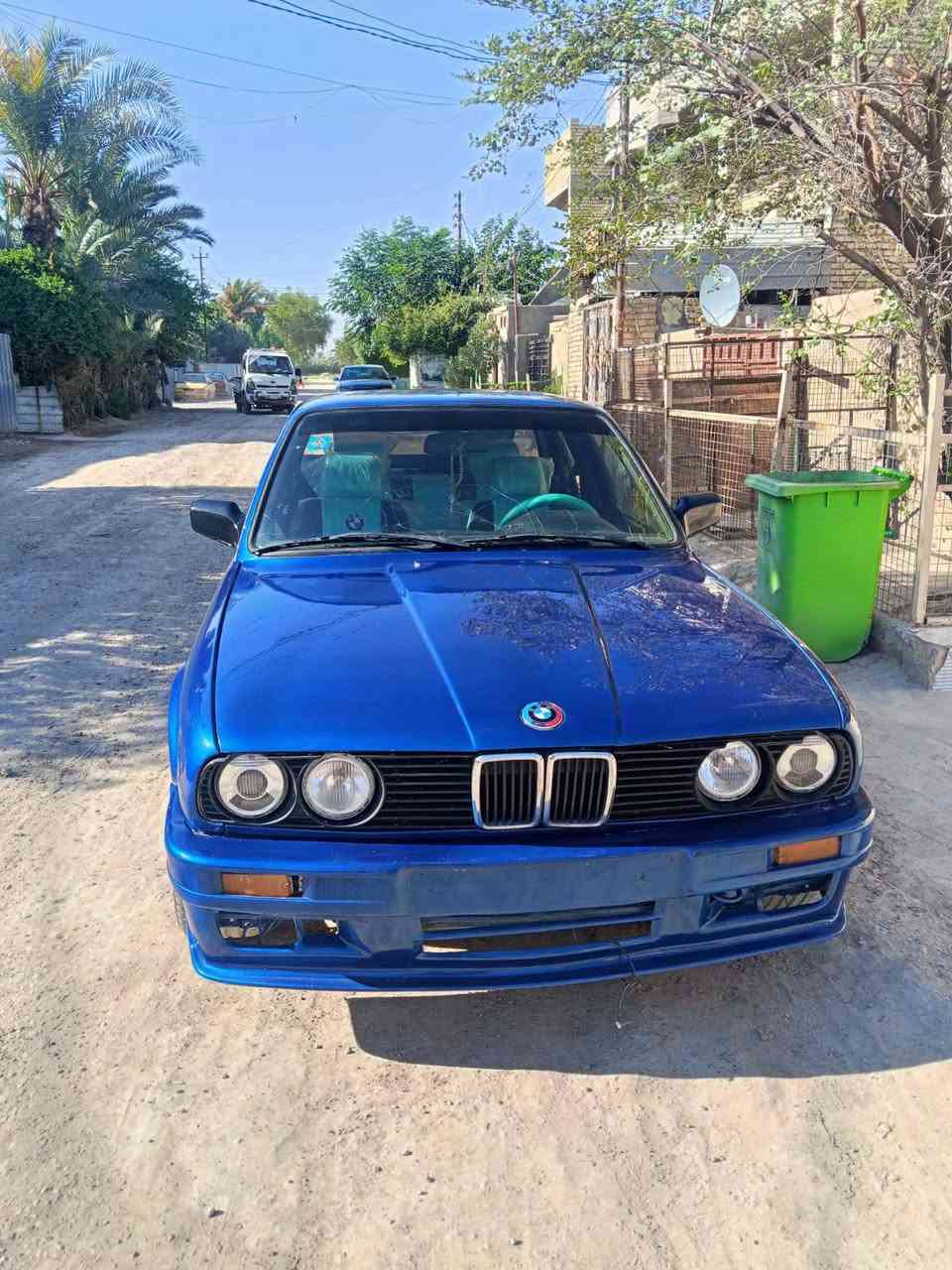 السلام عليكم بي ام زعرء محرك 6 كير عادي مكينه مفتوح رقمه انبار تحويل ثاني يوم تخم ويل كب كزوز رينموت موديل 87 السعر 50 رقم الهاتف ***********
