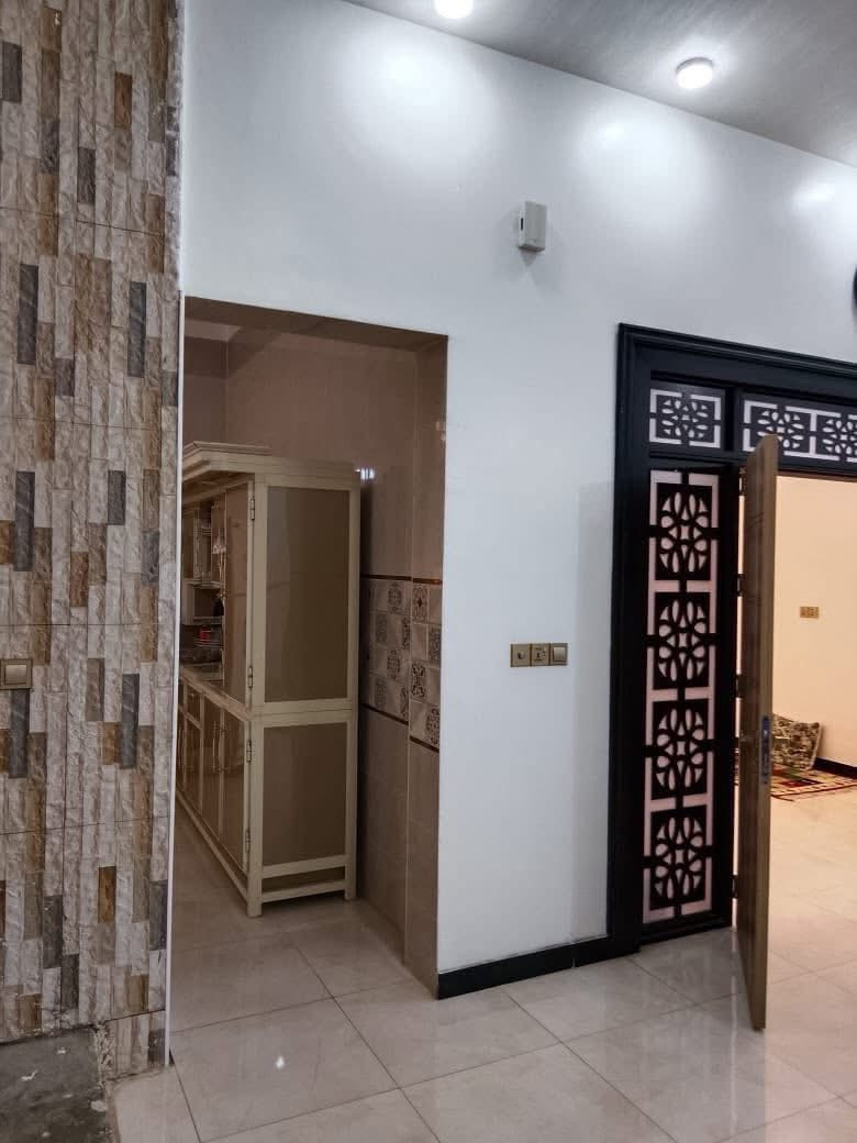 إعلان رقم 40 #دار_للــبـيــع📍 الموقع: حي الحضارة، خلف هايبر الريان، مقابل منتزه
📐 المساحة: 120 متر
🏢 البناء: طابقين

✨ تفاصيل الطابق الأرضي:

 • استقبال
 • صالة
 • غرفة
 • مطبخ
 • صحيات

✨ تفاصيل الطابق الثاني:

 • غرفتين كبار
 • غرفة صغيرة
 • وصاله 
📌 موقع مميز وقريب 
 ((السعر 132 مليون وبي مجال))
#للاستفسار مراسله الصفحة


**إذا كنت صاحب هذا الإعلان وتريد حذفه لأي سبب، رجاءا أرسل رسالة إلى الدعم الفني**