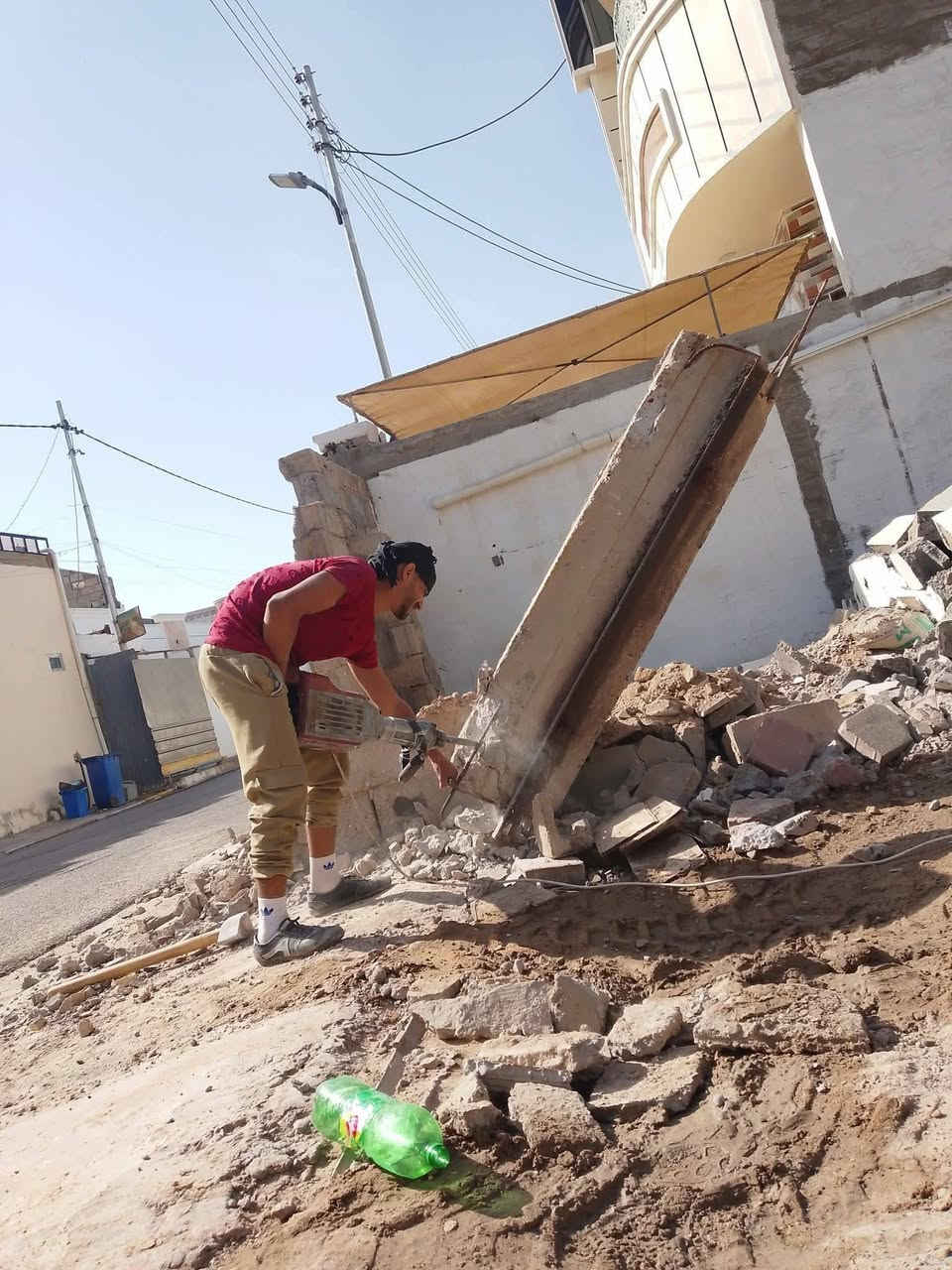 سلام عليكم  /  يوجد كادر عمل جاهز /  تصعيد مواد /  تنضيف بيوت /  تفليش /  تكشيط /  دفن نهري /  شقلنه ليل ونهار /  ومعداتنه جاهزه  ومالك دخل بكلشي تأخذ شقل جاهز مني سلمني شقل وتأخذ شقل جاهز / ماعليك بس تصال على رقم /// ***********
