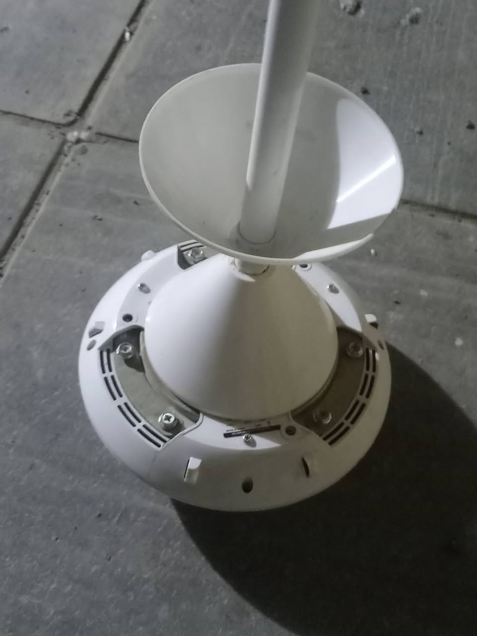 عندي 4 مراوح جدد نفس لبصوره ع 20 لوحده قفل مكاني ناصريه مركز *********** رقمي
