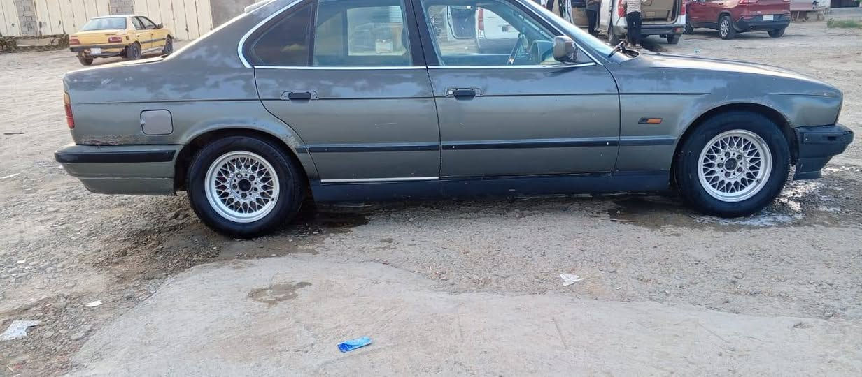 سلام عليكم للبيع بيئم 525 بلادي مكينه وكير وحداديه عده التبريد جاهزه السياره عله اخر حبايه ترايك وين متريد رقم انبار سنويه صاقطه بل ٢٣ مكاني نجف ناحيه العباسيه ‏‪0784 114 1173‬‏ للبيع او مراوس حسب القناعه السعر خاص
