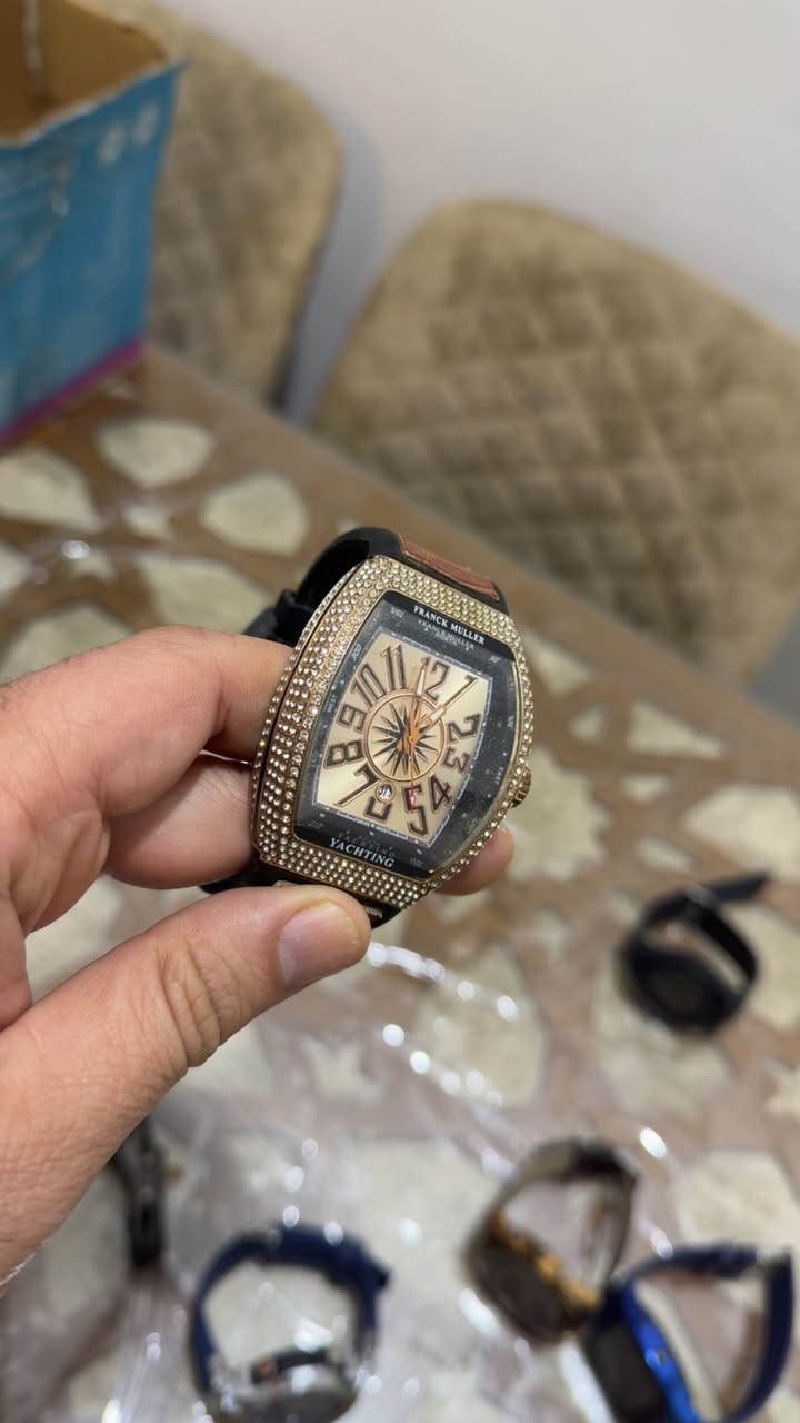 مجموعة ساعات كلها نضيفة وشغالة العدد 8 ساعات  قفلهم 50 الف العنوان البصرة
فقط ل الالكترونيات مافحصتهن لان ماعندي شاحنات مالتهن 
توصيل جميع المحافضات 5 الاف


**إذا كنت صاحب هذا الإعلان وتريد حذفه لأي سبب، رجاءا أرسل رسالة إلى الدعم الفني**