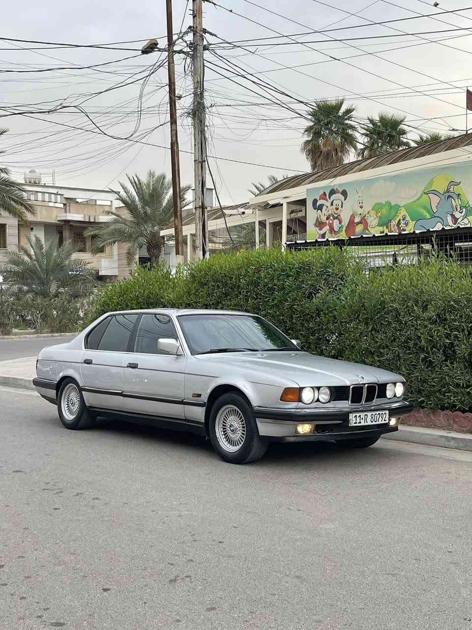 للبيع 735 موديل ١٩٩١ وارد يابان بدون حادث بدون خياس سياره جاهزه ومال  جناي  كير ومكينه جدد ١٠٠/١٠٠ 
صدر امامي خلفي جديد و١٠٠/١٠٠ 
كهربئيات ع وضع الشركه وكلشي شغال 
تبريد ثلج منظومه جديده كلها 
لايت عالي ناصي زنون لايتها يخبل 
رقم بغداد نكليزي تحويل ثاني يوم 
غرفتها مخمل جديده بدون زلغ واحد 
مسجل بلوتوث صوته يخبل 
سلايت شغال وكل الوضعيات 
السعر ٥٨ وبيها مجال بسيط 
مكاني بغداد السيديه 
*********** 
الشراي يتصل
