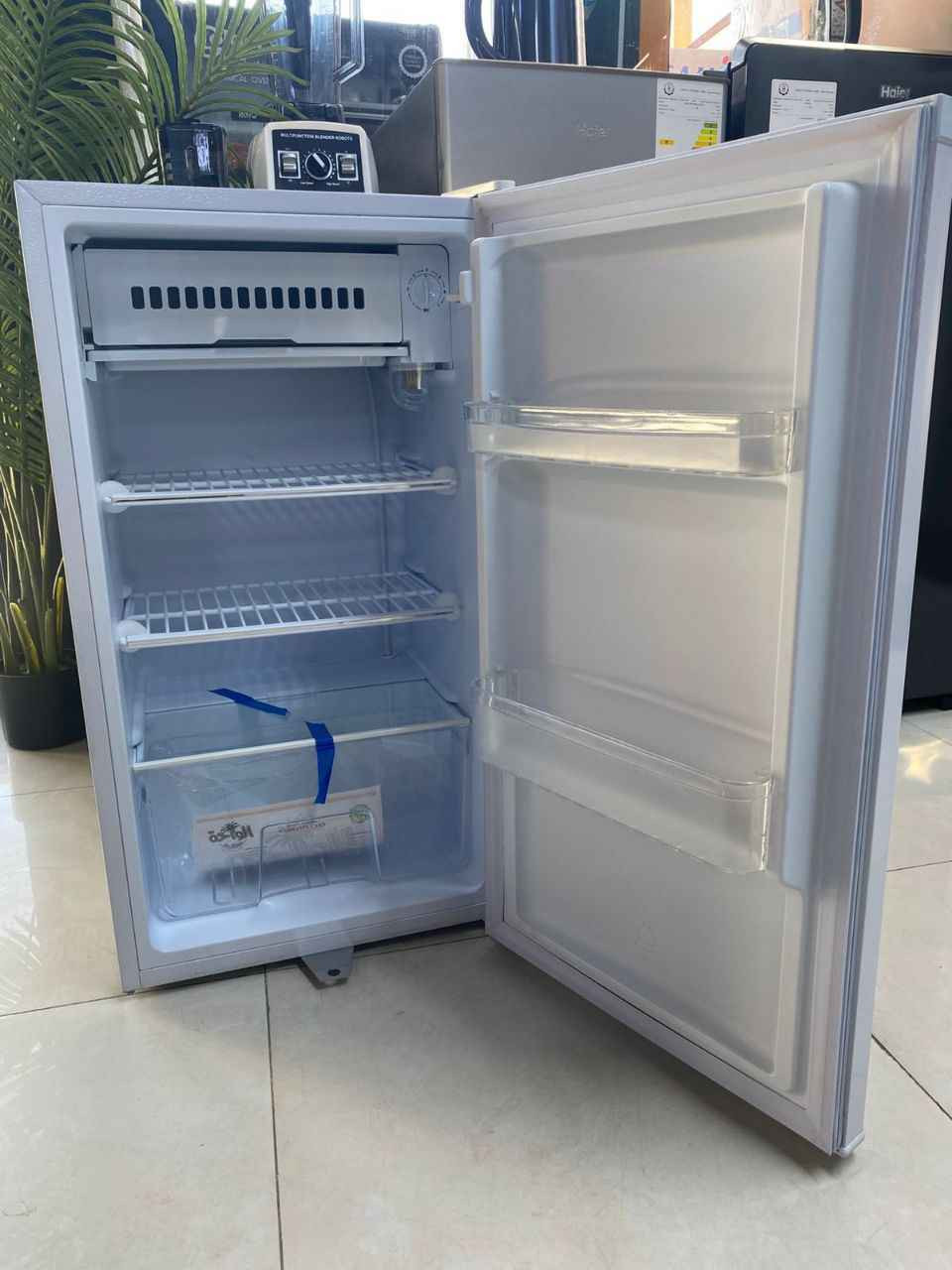 🔥 أرخص سعر بالعراق – 🔥

❄️ ثلاجة الواحة 6 قدم
🚚 توصيل لكل محافظات العراق

✨ المواصفات:
 • تسحب أقل من نص أمبير – اقتصادية جداً بالكهرباء
 • غاز R600a المرغوب والموفر للطاقة
 • ارتفاع: 83 سم
 • عرض: 45 سم
 • عمق: 40 سم
 • تجميد ممتاز وسريع
 • تبريد ثابت ومثالي للأجواء الحارة
 • رفوف قوية قابلة للتنظيم
 • باب محكم الإغلاق للحفاظ على البرودة
 • صوت هادئ جداً
 • تصميم أنيق يناسب البيت والمكتب

💳 متوفر بيع مفرد وجملة

لا يفوتك العرض 🔥 الكمية محدودة والسعر ما يتكرر 😉
التوصيل بغداد 10 محافظات 25 المدائن, بابل


**إذا كنت صاحب هذا الإعلان وتريد حذفه لأي سبب، رجاءا أرسل رسالة إلى الدعم الفني**