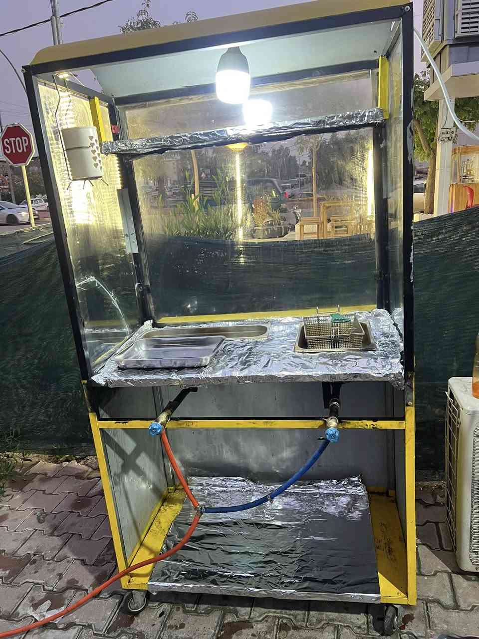 عربانة فنگر للبيع نظيفة كاملة ويا ملحقاتها بس جيبها و اشتغل ما تصرف عليها دينار
ترهم غير مشاريع همينة
مكانها كركوك رحيماوة 
يوجد توصيل داخل كركوك 
السعر 200 الف و بي مجال 
للتواصل 
***********
***********
