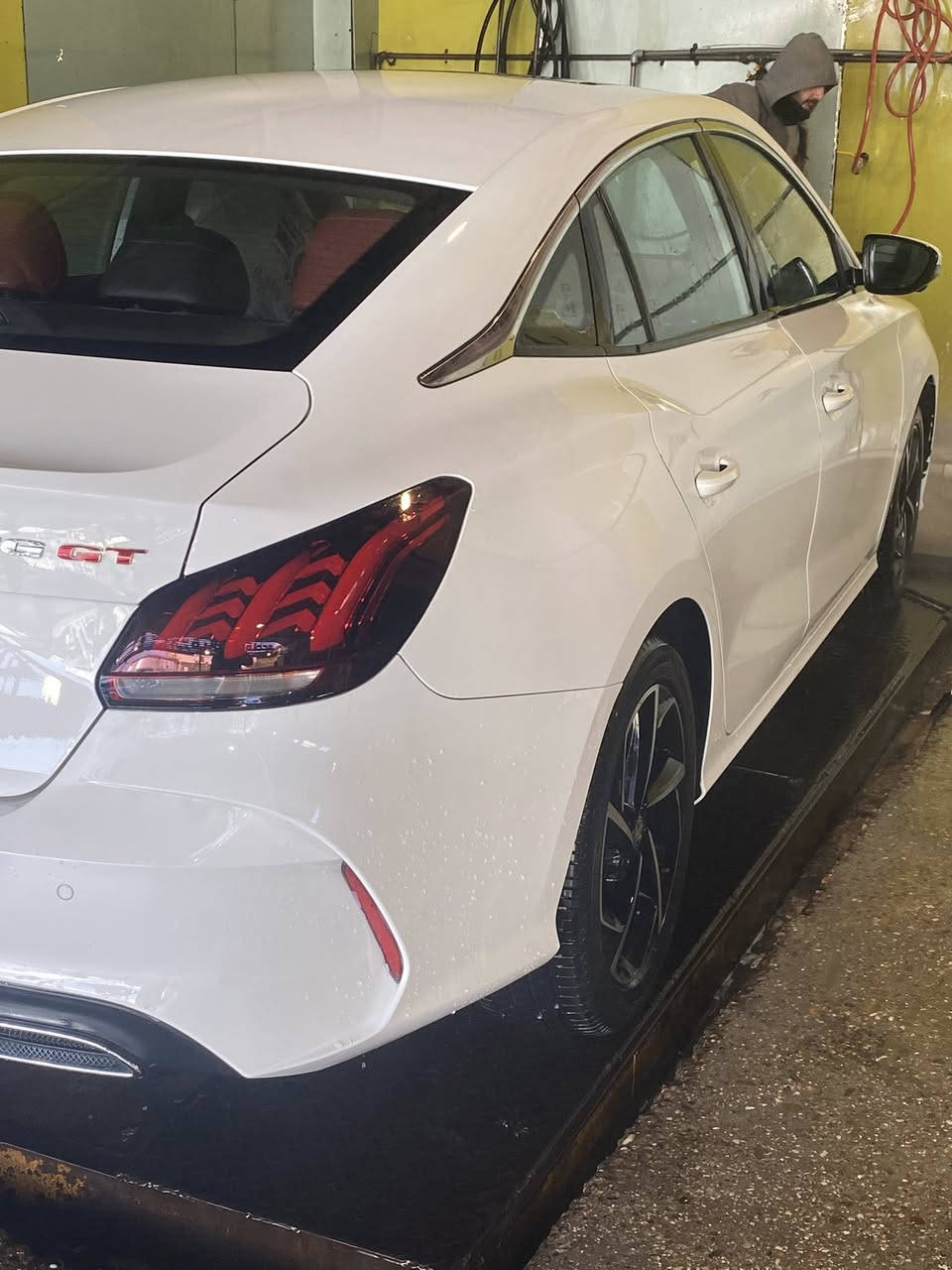 السلام عليكم     ام جي جي تي فول مواصفات موديل 22   رقم بغداد باسمي مواصفات السياره  محرك تيربو. دواخل جلد سلايد ازبع كامرات حساسات راداد طريق اربعه دسك  ماشيه 74 الف بدونرحادث فقط صبغ دعاميه من اجل شخوط  السعر 11 الف  الاتصال *********** مكان السياره بغداد
