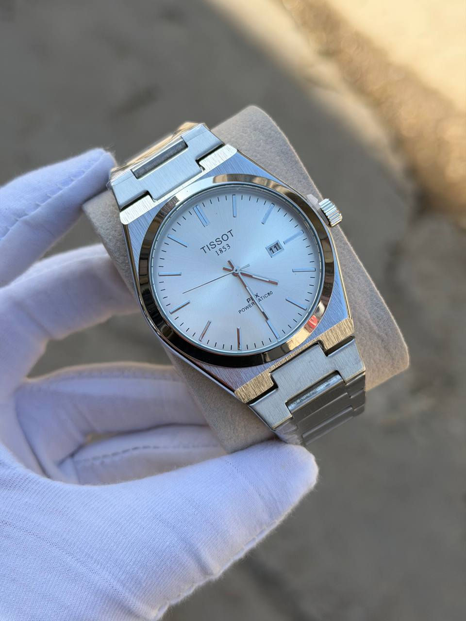 توفرت ساعات ماركات عالمية بأسعار مناسبة جدأ🔥. 

سعر القطعة الوحدة(15)الف✨🔥
يوجد خدمة توصيل لجميع المحافظات العراق 🇮🇶. 
 
رقم الحجز ***********
