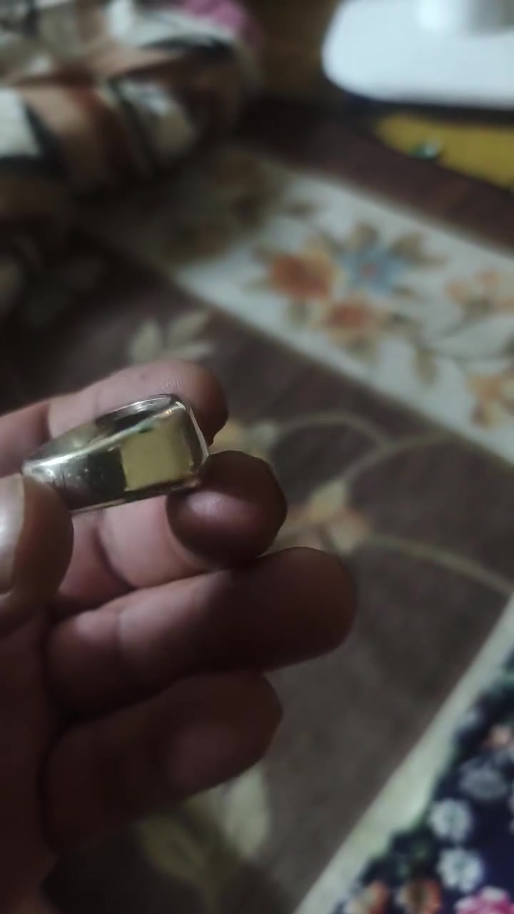سلام عليكم غوالي محبس ياقوت صياغة يدوية أن شاءالله ينال عجابكم لتواصل هذة رقمي *********** وبخدمت الطيبين
