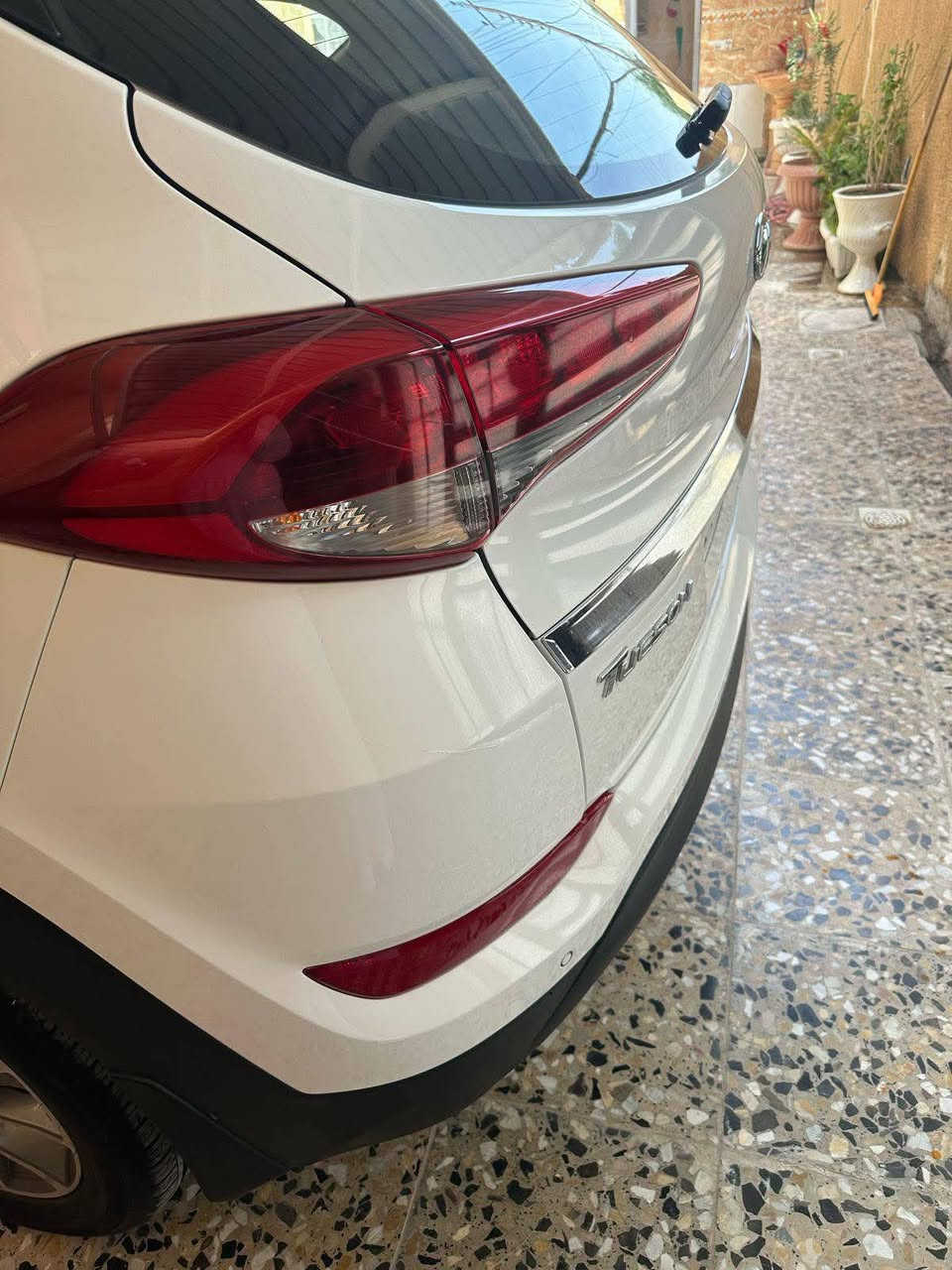 توسان 2018 خليجي 
فول موصفات  محرك الفين بانوراما
شاشة 
كاميرا
حساسات أمامية
حساسات خلفية
مري شفط
نظامين قيادة
ماشية 60 الف سيارة جديدة بمعنى الكلمه 
تخم تاير جديد سبير منازل
رقم انكليزي
هزة جديده
سيارة كفالة كفاله عامه من الصبغ والتبديل من بارد 
بسمي تحويل مباشر رقم بغداد 
رقم الهاتف ‏‪***********‬‏
عنوان ديالى
