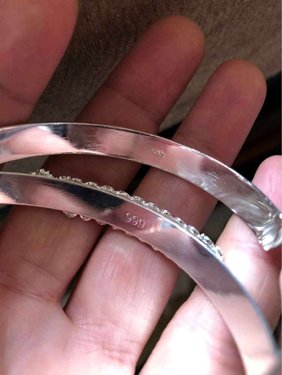 ٢ اساور فضة ثقيلات مختومات وحدة ٩٩٩ ووحدة ٩٢٥ 
 اثنيناتهم ٣٠ الف
اربيل روشنبيري توصيل ٣ الف اربيل محافظات ٥ الف أربيل, العراق


**إذا كنت صاحب هذا الإعلان وتريد حذفه لأي سبب، رجاءا أرسل رسالة إلى الدعم الفني**