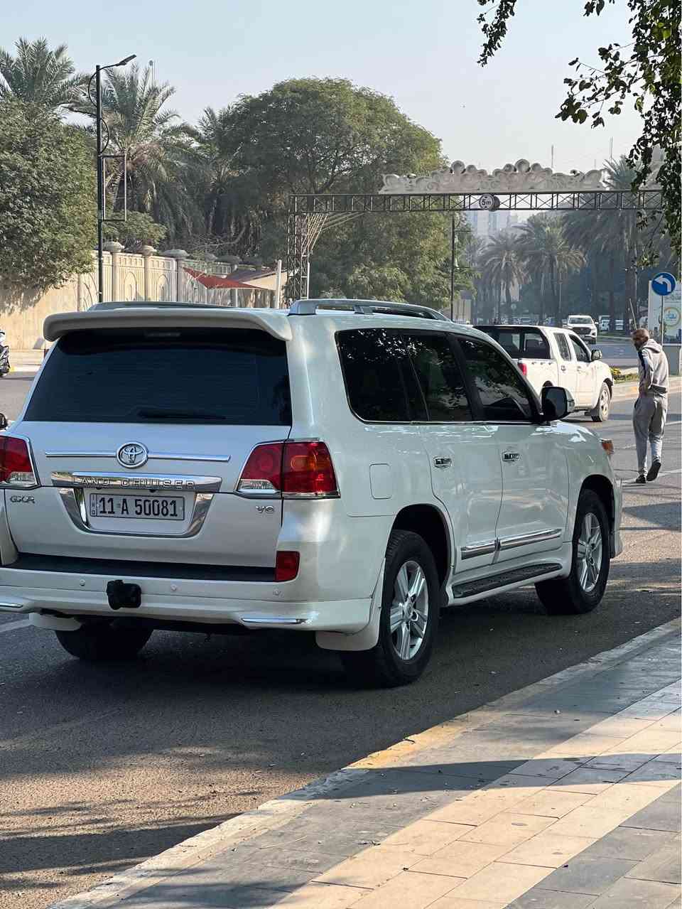 السلام عليكم 
مكلف ب النشر 
لاندكروز 2013 
بريم 
فول مواصفات 
كفاله عامه شر 
مغلفه ppf ب الكامل 
بدون اي نواقص 
ماشيه 140 كم 
رقم بغداد ع ايدي صارلها فتره 
السعر 388 ورقه 
للاستفسار ***********
بغداد العطيفيه بغداد, العراق
