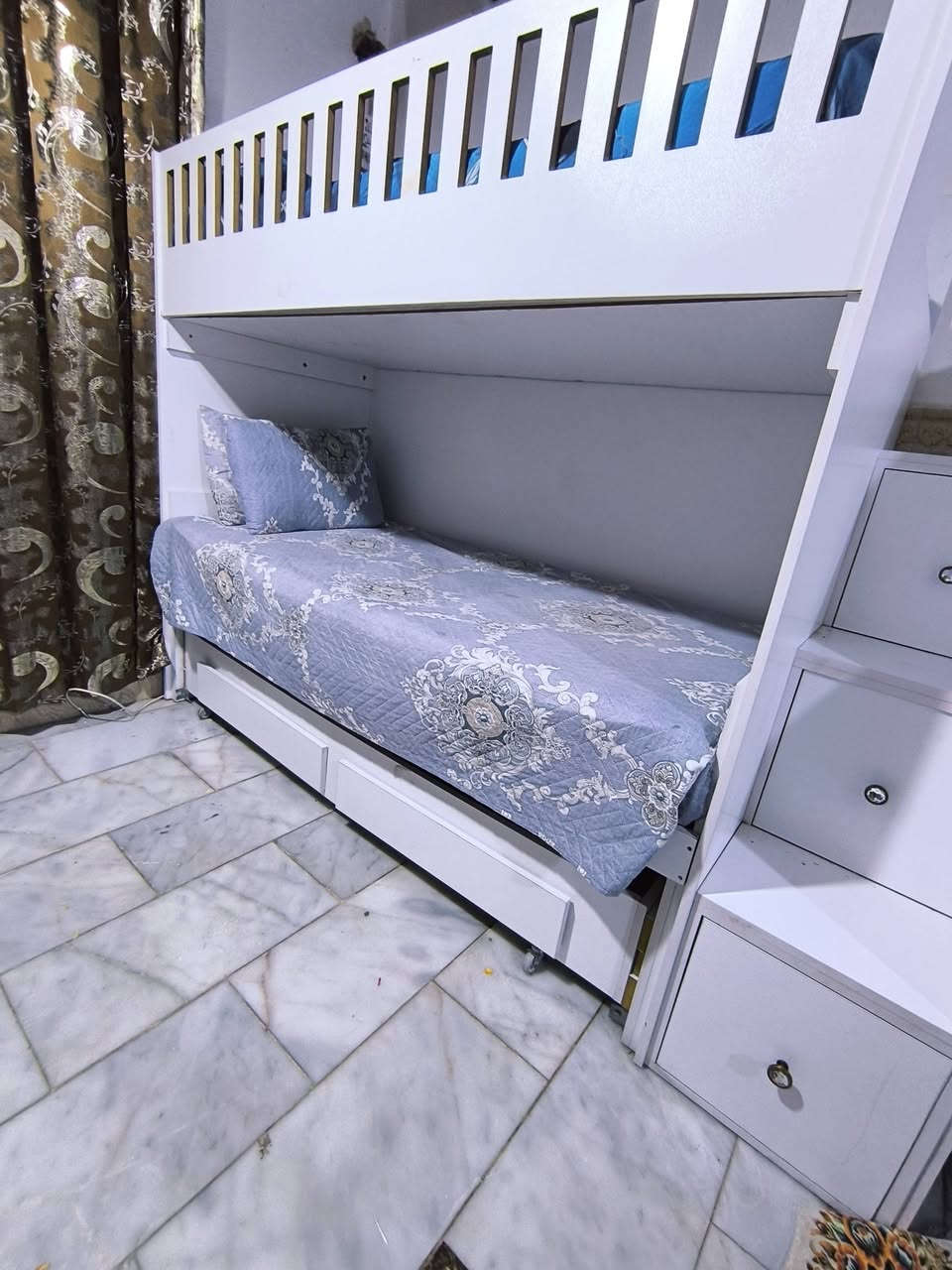 سرير تركي 3 طوابق نوعيه راقيه خشب تركي ان دي اف نجاره مسوينه مو جاهز داخله حديد للقوه والمتانه فقط السرير بدون دواشك العنوان كربلاء حي القادسيه رقم الهاتف *********** السعر 325 الف
