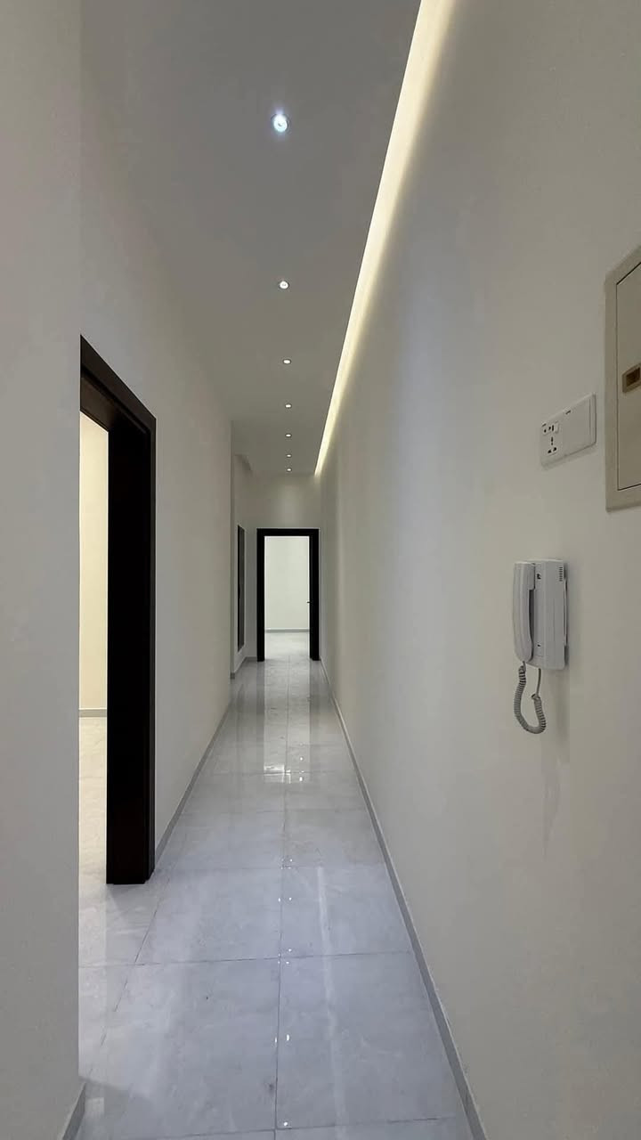 🏡 شقة للإيجار – زيرو  المنصور | حي دراغ
طابق اول 150 متر 

تحتوي على:
 غرفتين نوم -  صالة -  مطبخ -  حمام - بالكون
 منور
مناسبة للعوائل
📞 للاستفسار: *********** وتساب 
مكتب أمير علي للعقار – المنصور / حي دراغ شارع جامع دلال الكبيسي 

#شقة_للإيجار #إيجار_المنصور #حي_دراغ
#عقارات_بغداد #شقق_زيرو #مكتب_عقار
#AmirAliRealEstate
