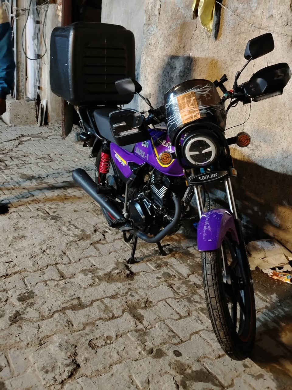 السلام عليكم دراجه سونك ماكس حديث ٢٠٠ سيسي محرك اسود مال شركه محفور عليه الاسم مال سونك دراجه بيه عيب واحد بس الدبل معووج يكلف ٣٠ بحدود ٤٠ الف وبعد اي عيب مابيه مكفوله كفاله عامه محرك كفرات بلادي مال شركه تشتريه منا تشتغل بيه عله باب الله
السعر :مليون دينار (وبيه مجال حك جيه)


**إذا كنت صاحب هذا الإعلان وتريد حذفه لأي سبب، رجاءا أرسل رسالة إلى الدعم الفني**